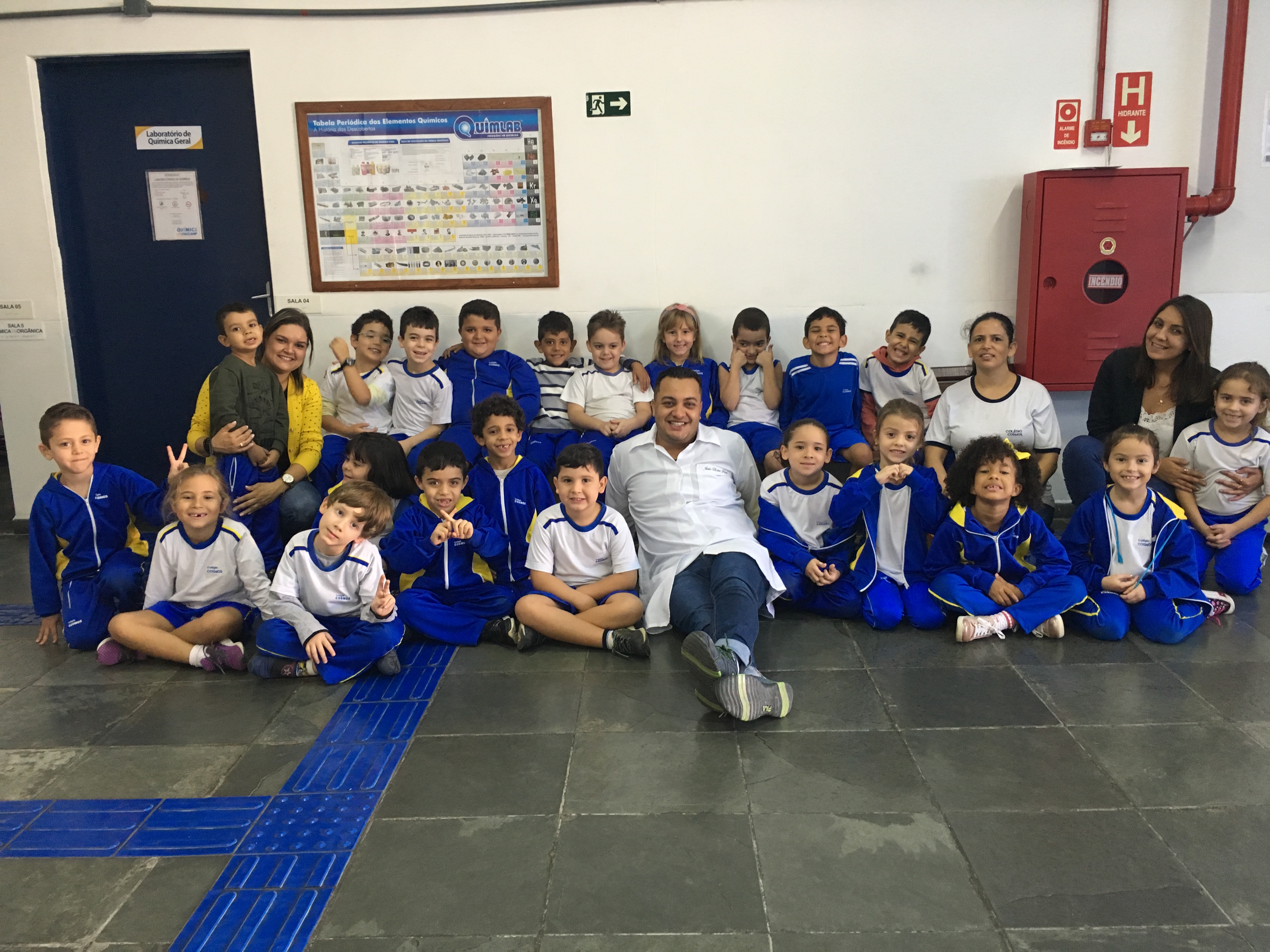 Conforme informamos junto à essência enviado no dia das mães, seguem algumas fotos do dia em que ela foi elaborada.