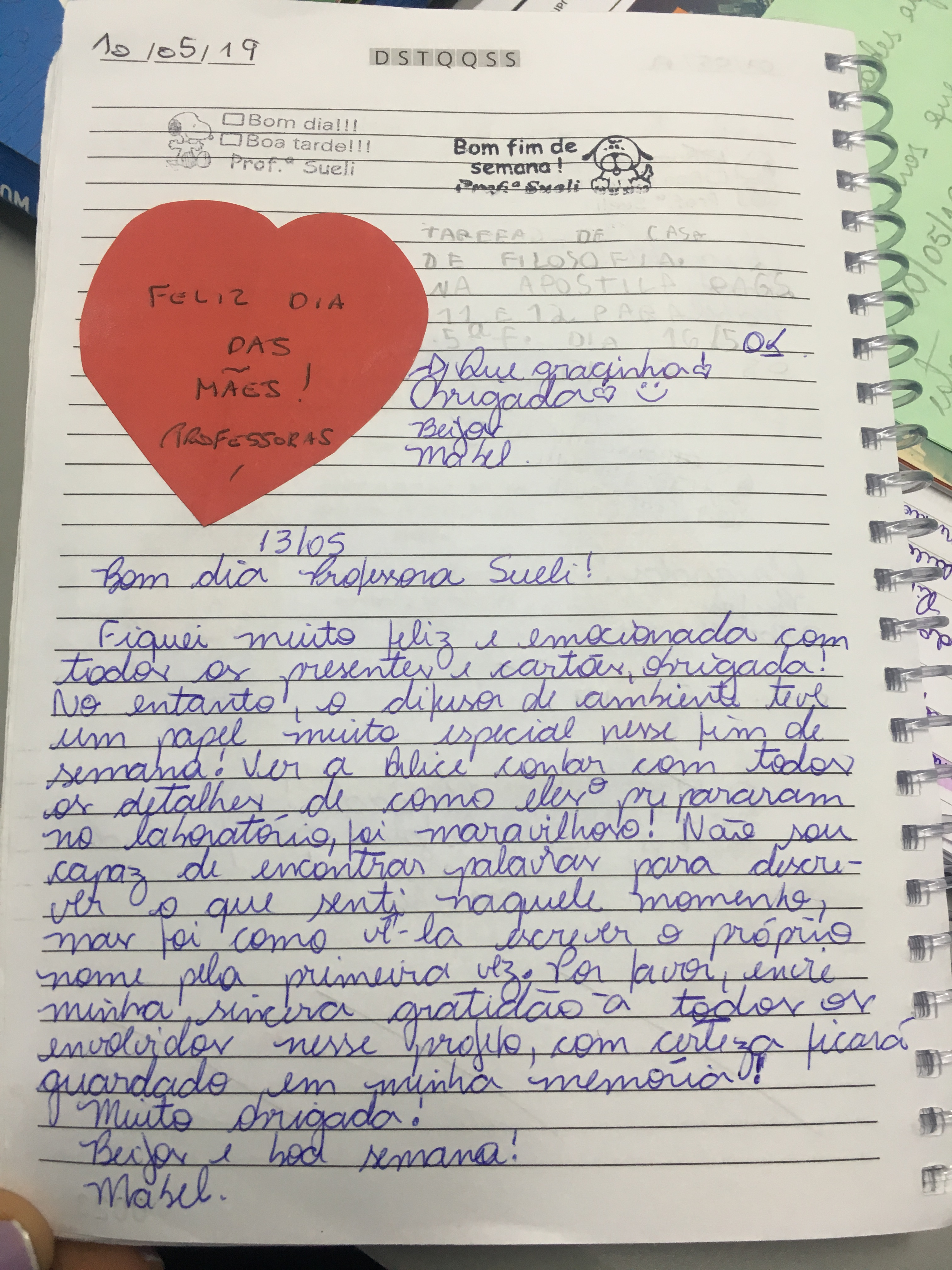 Conforme informamos junto à essência enviado no dia das mães, seguem algumas fotos do dia em que ela foi elaborada.