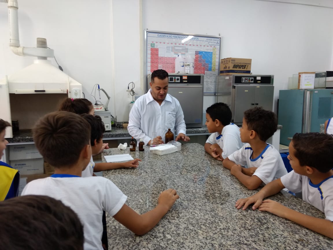 Conforme informamos junto à essência enviado no dia das mães, seguem algumas fotos do dia em que ela foi elaborada.