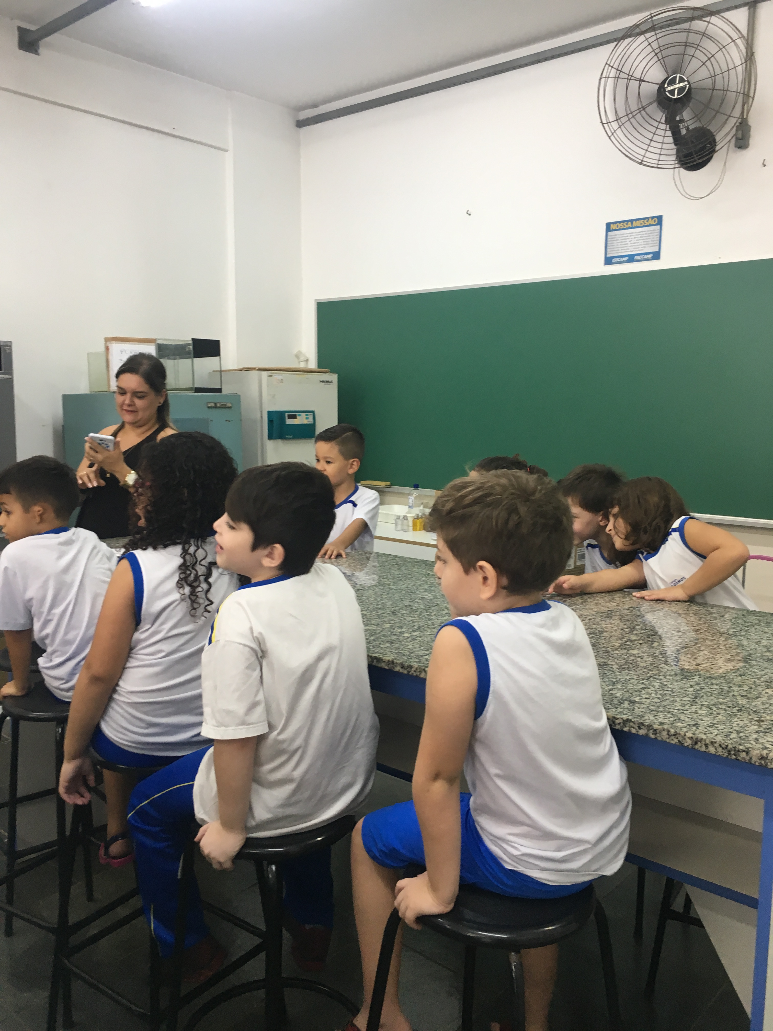 Conforme informamos junto à essência enviado no dia das mães, seguem algumas fotos do dia em que ela foi elaborada.