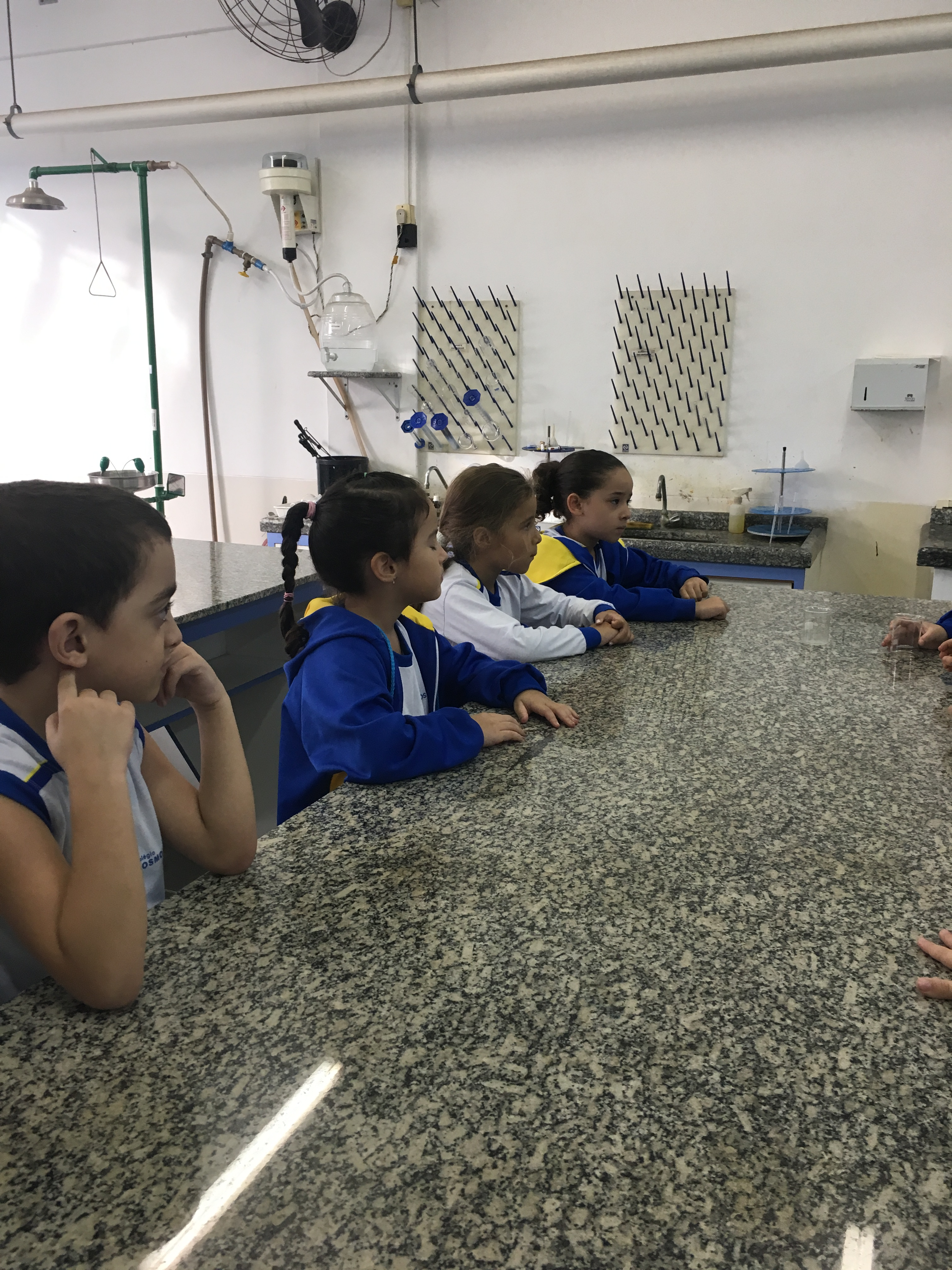 Conforme informamos junto à essência enviado no dia das mães, seguem algumas fotos do dia em que ela foi elaborada.