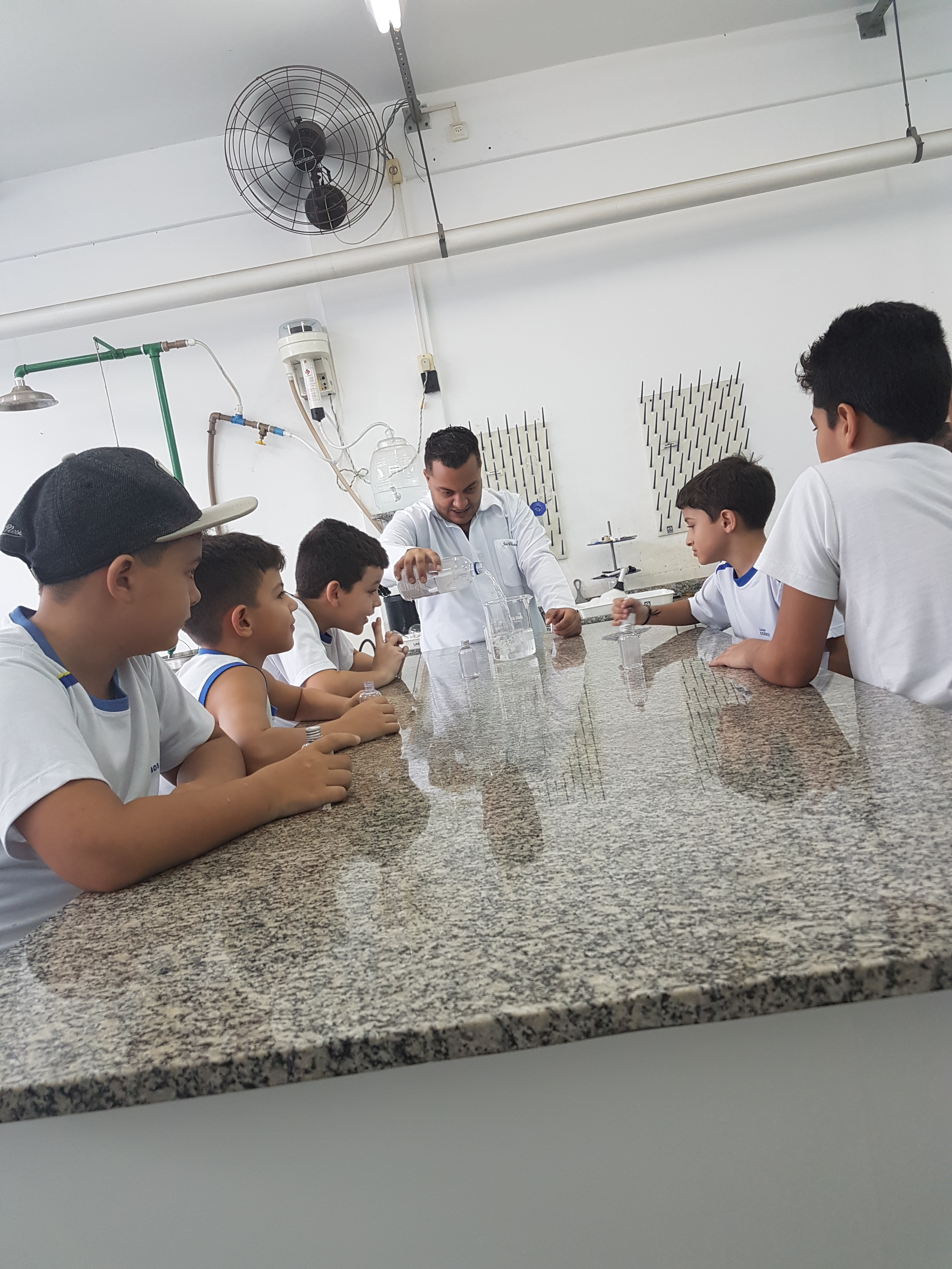 Conforme informamos junto à essência enviado no dia das mães, seguem algumas fotos do dia em que ela foi elaborada.