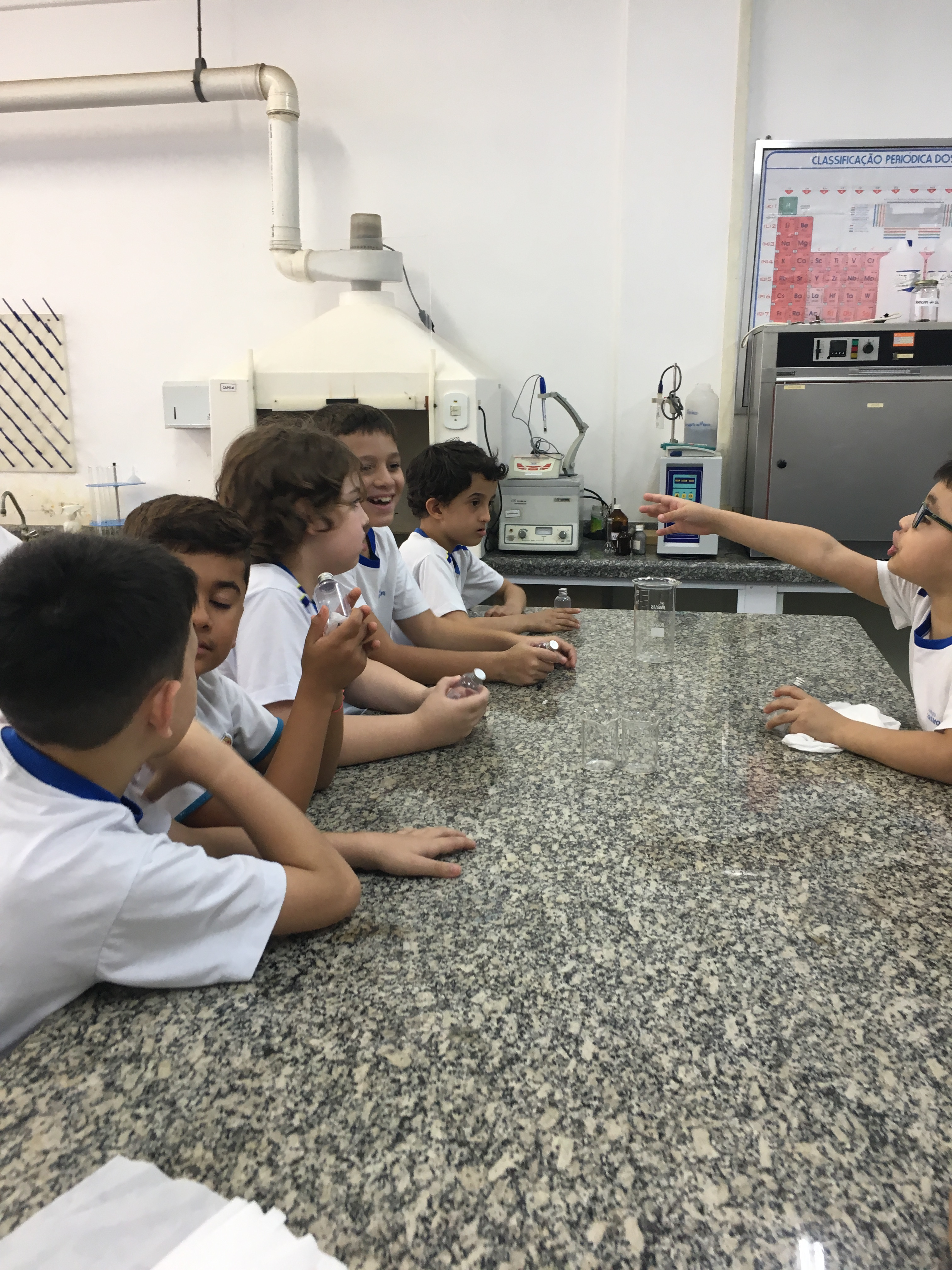 Conforme informamos junto à essência enviado no dia das mães, seguem algumas fotos do dia em que ela foi elaborada.