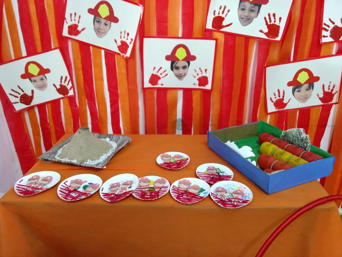 De fevereiro a setembro, alunos, professores, auxiliares, familiares...Todos estiveram envolvidos na elaboração do projeto “Tempo, formas, cores e sensações”. A exposição em 14/09 foi um enorme sucesso graças à dedicação e empenho de todos envolvidos. Rec