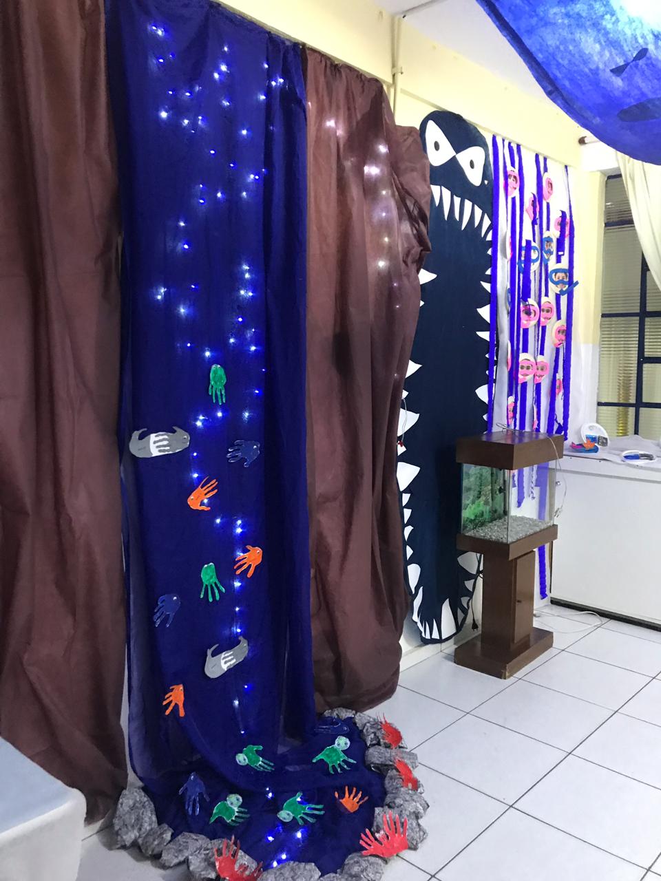 De fevereiro a setembro, alunos, professores, auxiliares, familiares...Todos estiveram envolvidos na elaboração do projeto “Tempo, formas, cores e sensações”. A exposição em 14/09 foi um enorme sucesso graças à dedicação e empenho de todos envolvidos. Rec