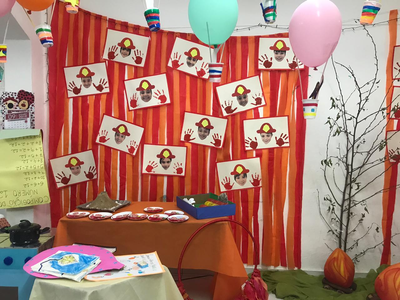 De fevereiro a setembro, alunos, professores, auxiliares, familiares...Todos estiveram envolvidos na elaboração do projeto “Tempo, formas, cores e sensações”. A exposição em 14/09 foi um enorme sucesso graças à dedicação e empenho de todos envolvidos. Rec