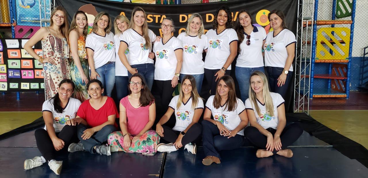 De fevereiro a setembro, alunos, professores, auxiliares, familiares...Todos estiveram envolvidos na elaboração do projeto “Tempo, formas, cores e sensações”. A exposição em 14/09 foi um enorme sucesso graças à dedicação e empenho de todos envolvidos. Rec