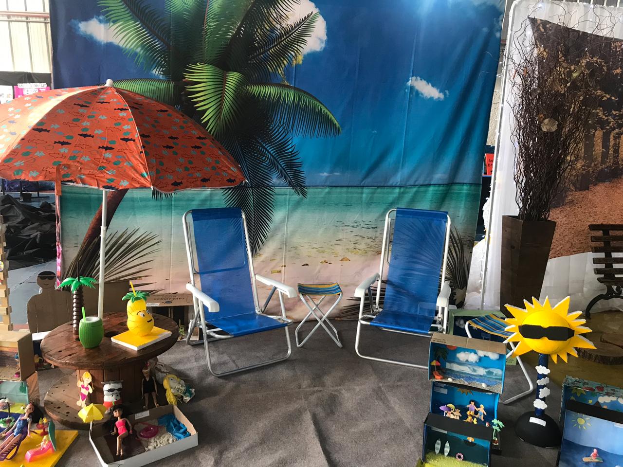 De fevereiro a setembro, alunos, professores, auxiliares, familiares...Todos estiveram envolvidos na elaboração do projeto “Tempo, formas, cores e sensações”. A exposição em 14/09 foi um enorme sucesso graças à dedicação e empenho de todos envolvidos. Rec