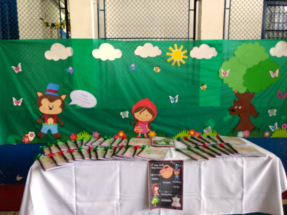 De fevereiro a setembro, alunos, professores, auxiliares, familiares...Todos estiveram envolvidos na elaboração do projeto “Tempo, formas, cores e sensações”. A exposição em 14/09 foi um enorme sucesso graças à dedicação e empenho de todos envolvidos. Rec