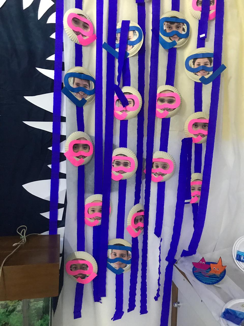 De fevereiro a setembro, alunos, professores, auxiliares, familiares...Todos estiveram envolvidos na elaboração do projeto “Tempo, formas, cores e sensações”. A exposição em 14/09 foi um enorme sucesso graças à dedicação e empenho de todos envolvidos. Rec